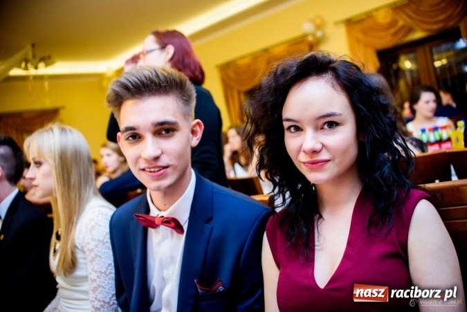 Zdjęcie w galerii na portalu naszraciborz.pl: Pierwsza studniówka Mechanika - trzy klasy bawiły się w Pogrzebieniu FOTO I WIDEO wiadomości z regionu