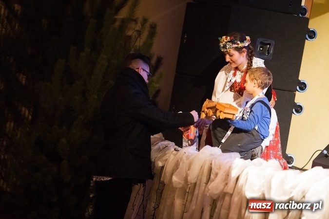 Zdjęcie w galerii na portalu naszraciborz.pl: Zobacz jak Wielka Orkiestra Świątecznej Pomocy zagrała w Raciborzu wiadomości z regionu