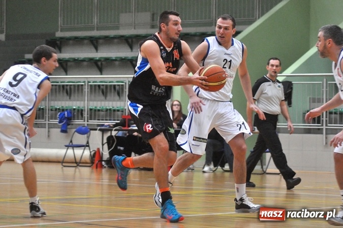Zdjęcie w galerii na portalu naszraciborz.pl: Nieudany początek roku koszykarzy Ofensywy wiadomości z regionu