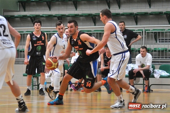 Zdjęcie w galerii na portalu naszraciborz.pl: Nieudany początek roku koszykarzy Ofensywy wiadomości z regionu