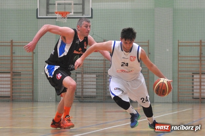 Zdjęcie w galerii na portalu naszraciborz.pl: Nieudany początek roku koszykarzy Ofensywy wiadomości z regionu
