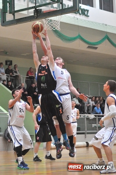Zdjęcie w galerii na portalu naszraciborz.pl: Nieudany początek roku koszykarzy Ofensywy wiadomości z regionu