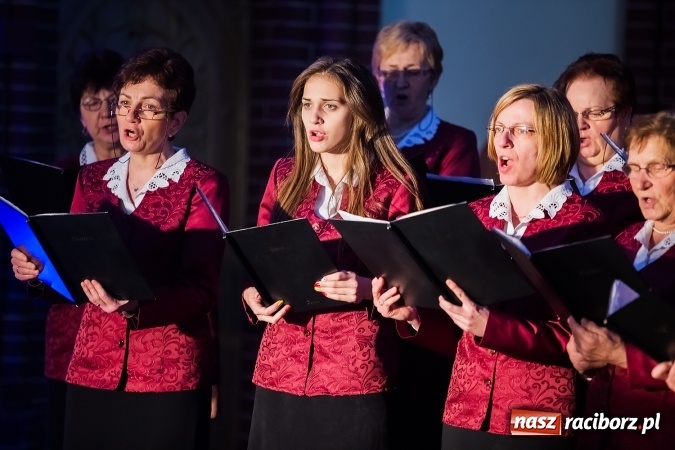 Zdjęcie w galerii na portalu naszraciborz.pl: Bożonarodzeniowy Koncert Chórów w Mikołaju wiadomości z regionu