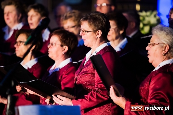 Zdjęcie w galerii na portalu naszraciborz.pl: Bożonarodzeniowy Koncert Chórów w Mikołaju wiadomości z regionu