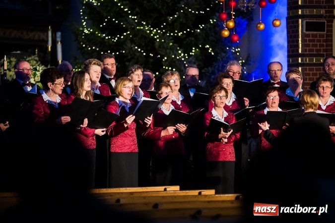 Zdjęcie w galerii na portalu naszraciborz.pl: Bożonarodzeniowy Koncert Chórów w Mikołaju wiadomości z regionu