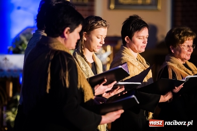 Zdjęcie w galerii na portalu naszraciborz.pl: Bożonarodzeniowy Koncert Chórów w Mikołaju wiadomości z regionu