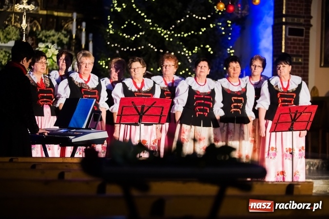 Zdjęcie w galerii na portalu naszraciborz.pl: Bożonarodzeniowy Koncert Chórów w Mikołaju wiadomości z regionu
