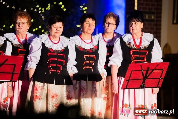 Zdjęcie w galerii na portalu naszraciborz.pl: Bożonarodzeniowy Koncert Chórów w Mikołaju wiadomości z regionu