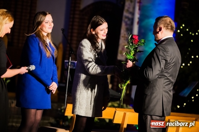 Zdjęcie w galerii na portalu naszraciborz.pl: Bożonarodzeniowy Koncert Chórów w Mikołaju wiadomości z regionu