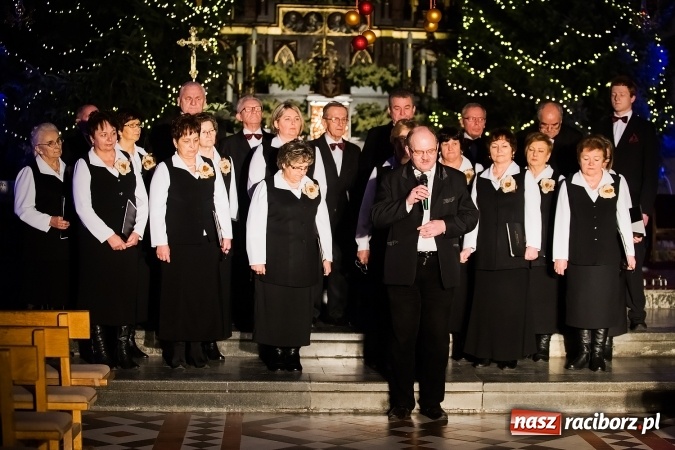 Zdjęcie w galerii na portalu naszraciborz.pl: Bożonarodzeniowy Koncert Chórów w Mikołaju wiadomości z regionu