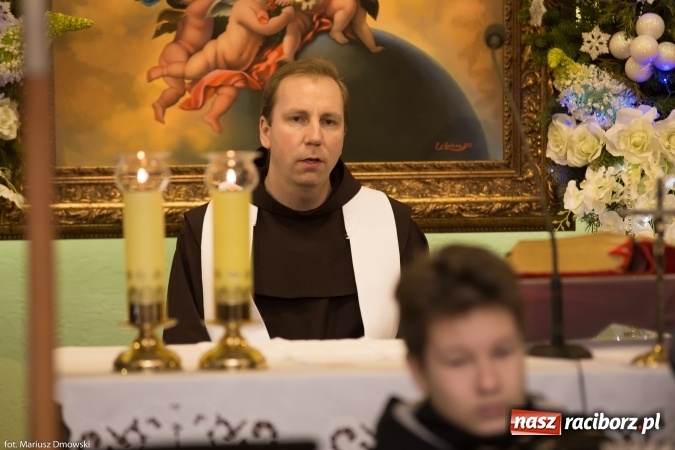 Zdjęcie w galerii na portalu naszraciborz.pl: Doroczne kolędowanie przy żłóbku w Oborze wiadomości z regionu