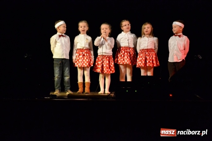 Zdjęcie w galerii na portalu naszraciborz.pl: Orkiestrowe granie w Kuźni Raciborskiej. Zebrano ponad 17 tysięcy złotych wiadomości z regionu