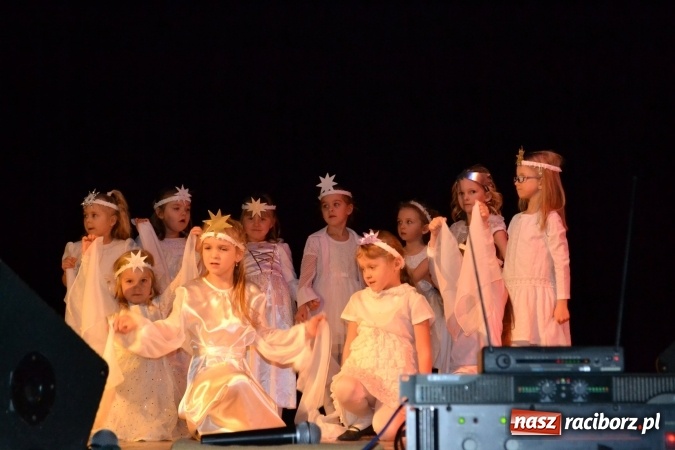 Zdjęcie w galerii na portalu naszraciborz.pl: Orkiestrowe granie w Kuźni Raciborskiej. Zebrano ponad 17 tysięcy złotych wiadomości z regionu