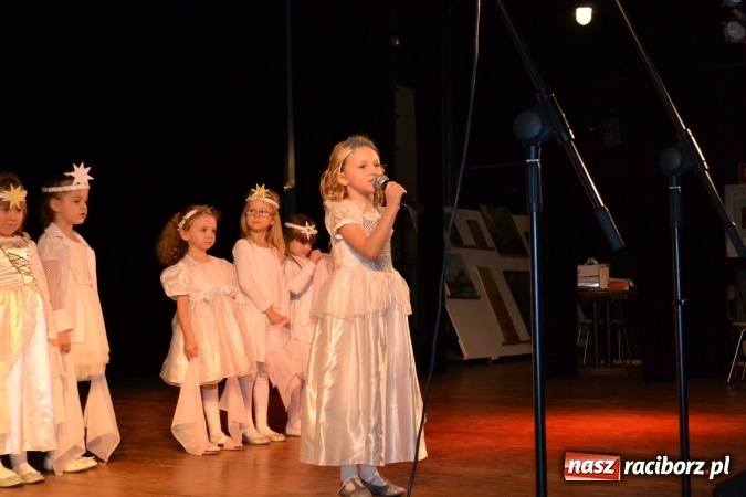 Zdjęcie w galerii na portalu naszraciborz.pl: Orkiestrowe granie w Kuźni Raciborskiej. Zebrano ponad 17 tysięcy złotych wiadomości z regionu