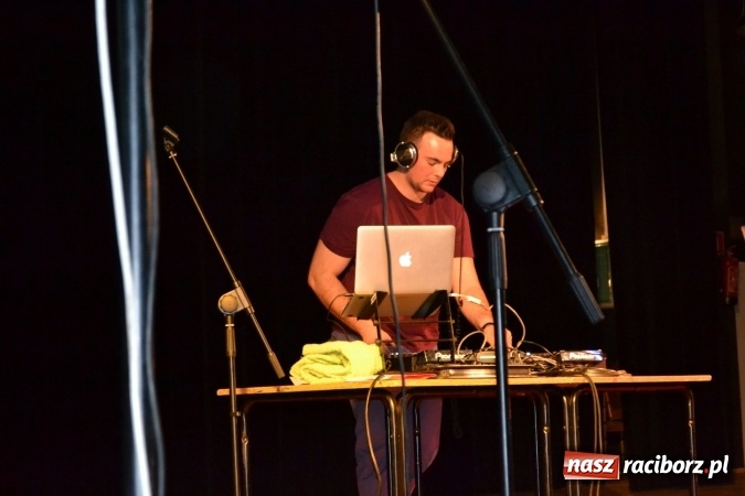 Zdjęcie w galerii na portalu naszraciborz.pl: Orkiestrowe granie w Kuźni Raciborskiej. Zebrano ponad 17 tysięcy złotych wiadomości z regionu