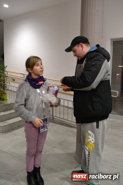 Zdjęcie w galerii na portalu naszraciborz.pl: Orkiestrowe granie w Kuźni Raciborskiej. Zebrano ponad 17 tysięcy złotych wiadomości z regionu