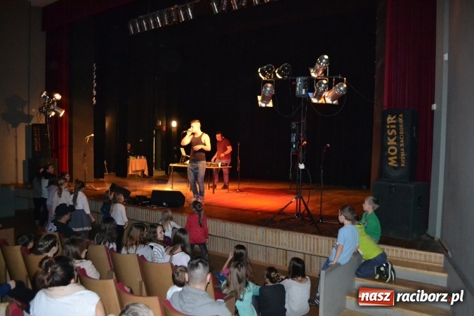 Zdjęcie w galerii na portalu naszraciborz.pl: Orkiestrowe granie w Kuźni Raciborskiej. Zebrano ponad 17 tysięcy złotych wiadomości z regionu