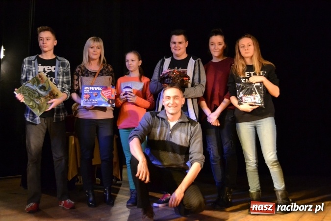 Zdjęcie w galerii na portalu naszraciborz.pl: Orkiestrowe granie w Kuźni Raciborskiej. Zebrano ponad 17 tysięcy złotych wiadomości z regionu