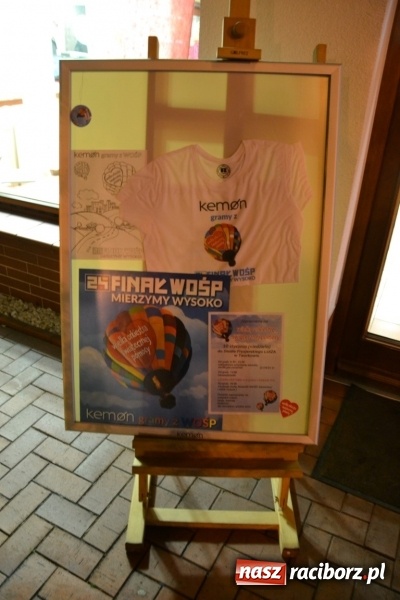 Zdjęcie w galerii na portalu naszraciborz.pl: Orkiestrowe cięcie. Fryzjerki ze Studia Sztuki Fryzjerskiej Luiza w Tworkowie zagrały dla WOŚP wiadomości z regionu