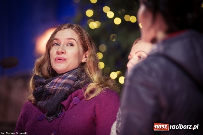 Zdjęcie w galerii na portalu naszraciborz.pl: W okrąglaku kolędowali dla Kamerunu wiadomości z regionu