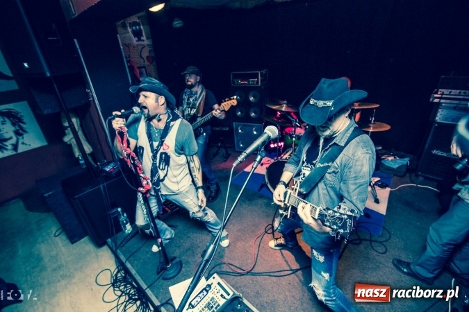 Zdjęcie w galerii na portalu naszraciborz.pl: Blend na after party na Końcu Świata wiadomości z regionu