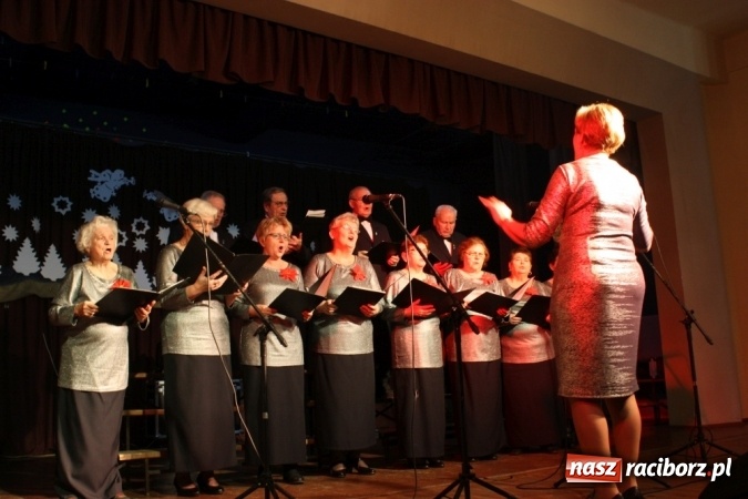 Zdjęcie w galerii na portalu naszraciborz.pl: Krzanowicki wiecz&oacute;r kolęd wiadomości z regionu