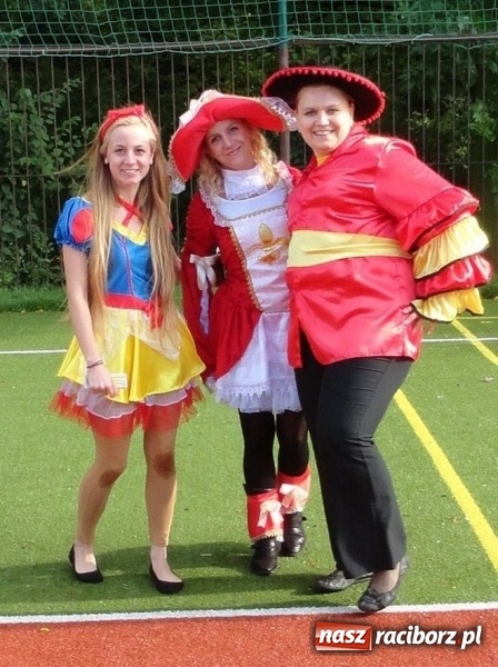 Zdjęcie w galerii na portalu naszraciborz.pl: Całoroczna wypożyczalnia strojów karnawałowych w Crazy Club wiadomości z regionu