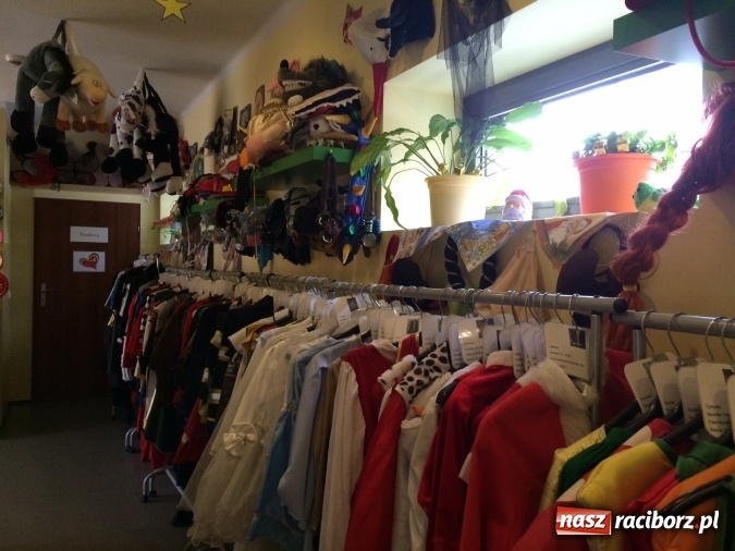 Zdjęcie w galerii na portalu naszraciborz.pl: Całoroczna wypożyczalnia strojów karnawałowych w Crazy Club wiadomości z regionu