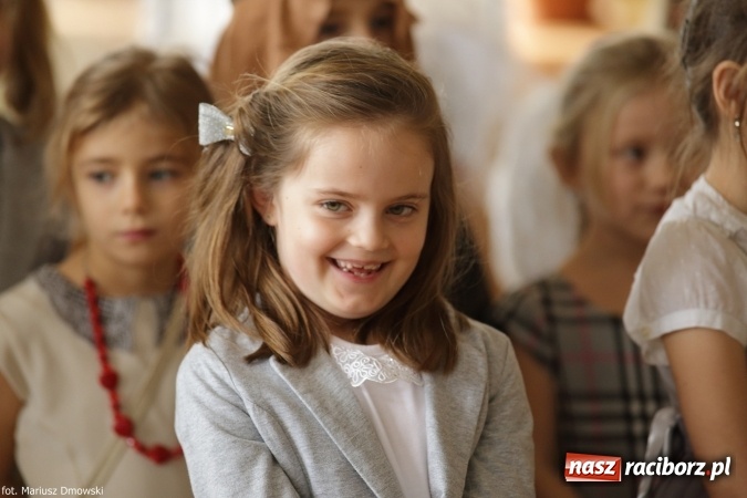 Zdjęcie w galerii na portalu naszraciborz.pl: Najmłodsi uczniowie Szkoły Podstawowej nr 13 przygotowali jasełka dla mieszkańców Domu św. Notburgi wiadomości z regionu