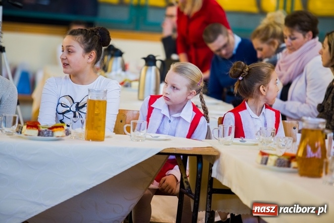 Zdjęcie w galerii na portalu naszraciborz.pl: Powiatowy Konkurs Kolęd i Pastorałek Niemieckich dla Szkół Podstawowych wiadomości z regionu