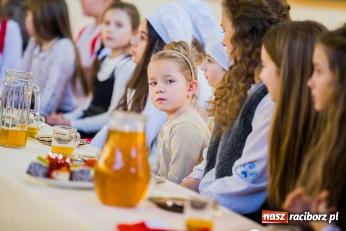 Zdjęcie w galerii na portalu naszraciborz.pl: Powiatowy Konkurs Kolęd i Pastorałek Niemieckich dla Szkół Podstawowych wiadomości z regionu