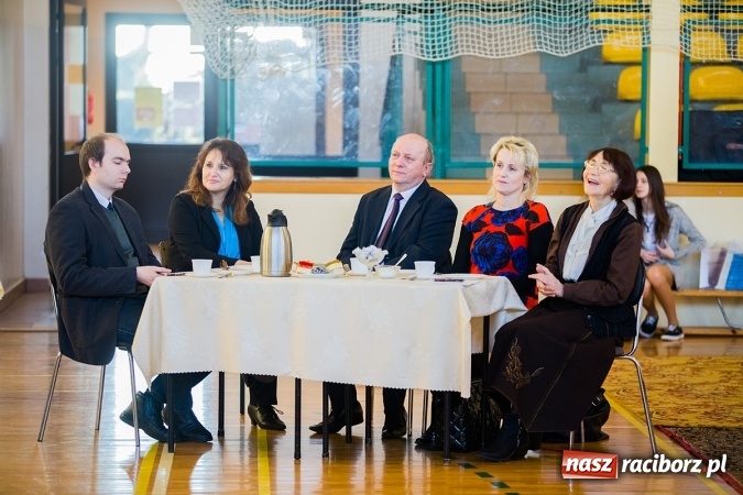 Zdjęcie w galerii na portalu naszraciborz.pl: Powiatowy Konkurs Kolęd i Pastorałek Niemieckich dla Szkół Podstawowych wiadomości z regionu