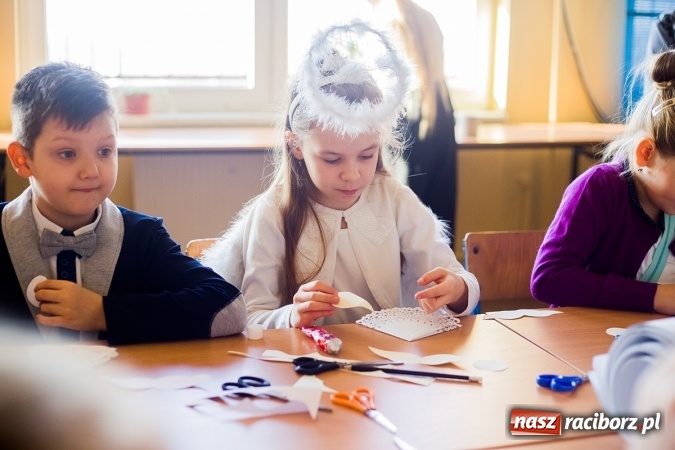 Zdjęcie w galerii na portalu naszraciborz.pl: Powiatowy Konkurs Kolęd i Pastorałek Niemieckich dla Szkół Podstawowych wiadomości z regionu
