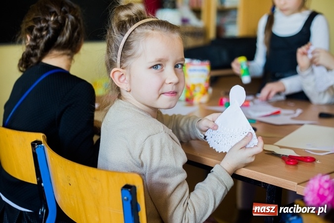 Zdjęcie w galerii na portalu naszraciborz.pl: Powiatowy Konkurs Kolęd i Pastorałek Niemieckich dla Szkół Podstawowych wiadomości z regionu