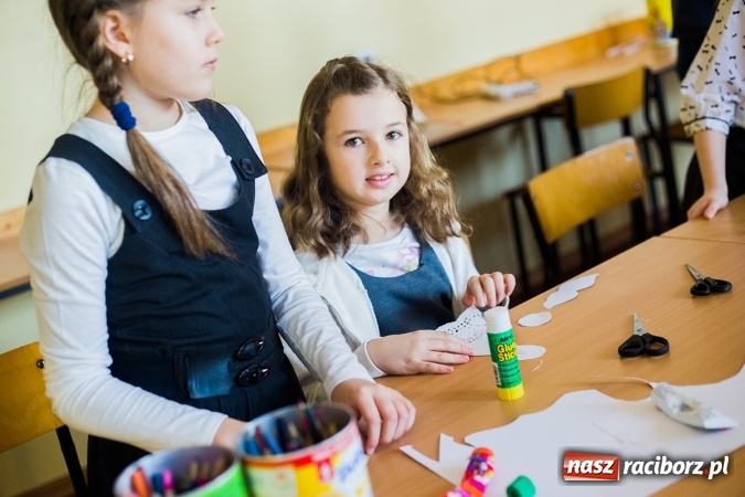 Zdjęcie w galerii na portalu naszraciborz.pl: Powiatowy Konkurs Kolęd i Pastorałek Niemieckich dla Szkół Podstawowych wiadomości z regionu