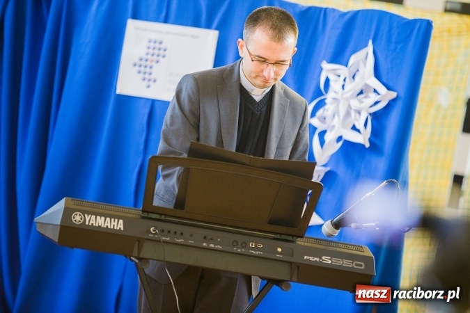 Zdjęcie w galerii na portalu naszraciborz.pl: Powiatowy Konkurs Kolęd i Pastorałek Niemieckich dla Szkół Podstawowych wiadomości z regionu