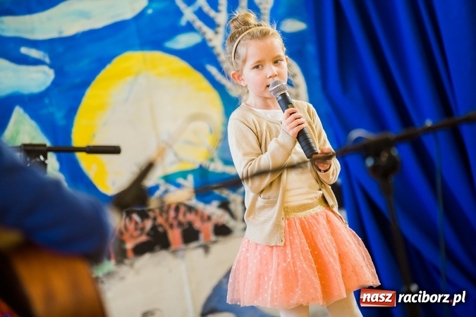 Zdjęcie w galerii na portalu naszraciborz.pl: Powiatowy Konkurs Kolęd i Pastorałek Niemieckich dla Szkół Podstawowych wiadomości z regionu