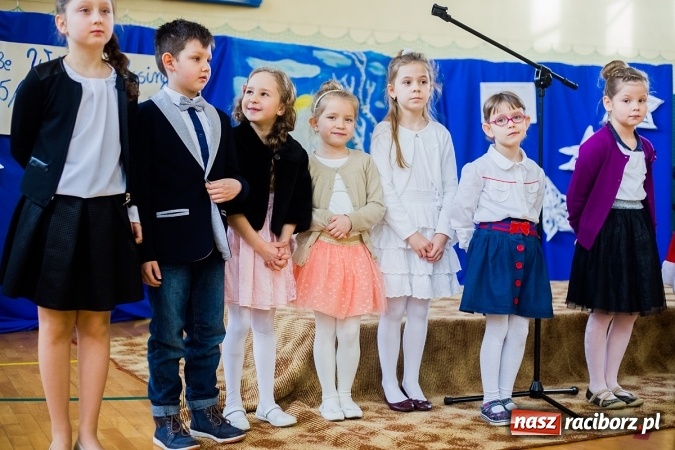 Zdjęcie w galerii na portalu naszraciborz.pl: Powiatowy Konkurs Kolęd i Pastorałek Niemieckich dla Szkół Podstawowych wiadomości z regionu