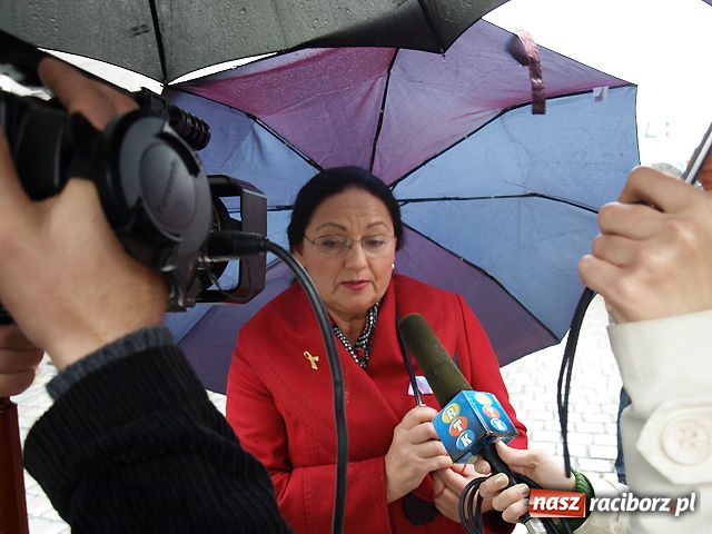 Zdjęcie w galerii na portalu naszraciborz.pl: Jubileusz w strugach deszczu wiadomości z regionu