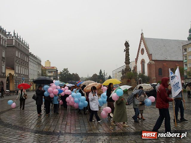 Zdjęcie w galerii na portalu naszraciborz.pl: Jubileusz w strugach deszczu wiadomości z regionu