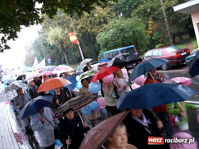 Zdjęcie w galerii na portalu naszraciborz.pl: Jubileusz w strugach deszczu wiadomości z regionu