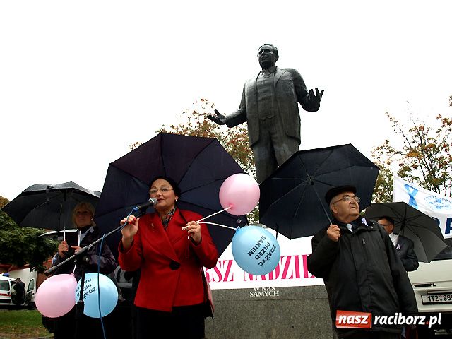 Zdjęcie w galerii na portalu naszraciborz.pl: Jubileusz w strugach deszczu wiadomości z regionu
