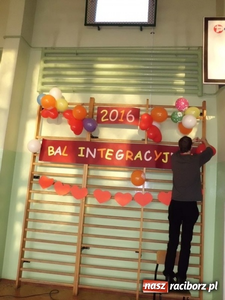 Zdjęcie w galerii na portalu naszraciborz.pl: Integracyjny bal karnawałowy uczniów ZSS nr 10 i Szkoły Podstawowej nr 1 wiadomości z regionu