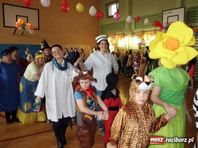 Zdjęcie w galerii na portalu naszraciborz.pl: Integracyjny bal karnawałowy uczniów ZSS nr 10 i Szkoły Podstawowej nr 1 wiadomości z regionu