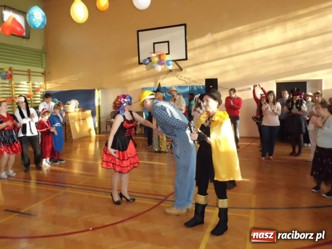 Zdjęcie w galerii na portalu naszraciborz.pl: Integracyjny bal karnawałowy uczniów ZSS nr 10 i Szkoły Podstawowej nr 1 wiadomości z regionu