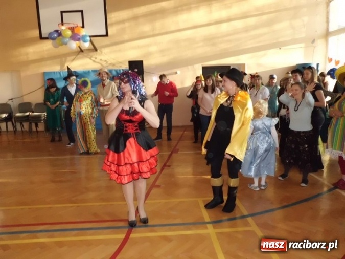 Zdjęcie w galerii na portalu naszraciborz.pl: Integracyjny bal karnawałowy uczniów ZSS nr 10 i Szkoły Podstawowej nr 1 wiadomości z regionu