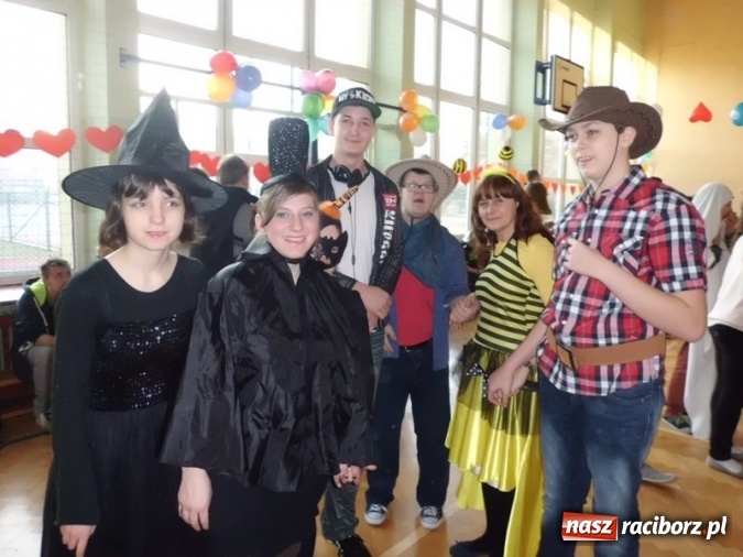 Zdjęcie w galerii na portalu naszraciborz.pl: Integracyjny bal karnawałowy uczniów ZSS nr 10 i Szkoły Podstawowej nr 1 wiadomości z regionu