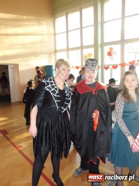 Zdjęcie w galerii na portalu naszraciborz.pl: Integracyjny bal karnawałowy uczniów ZSS nr 10 i Szkoły Podstawowej nr 1 wiadomości z regionu