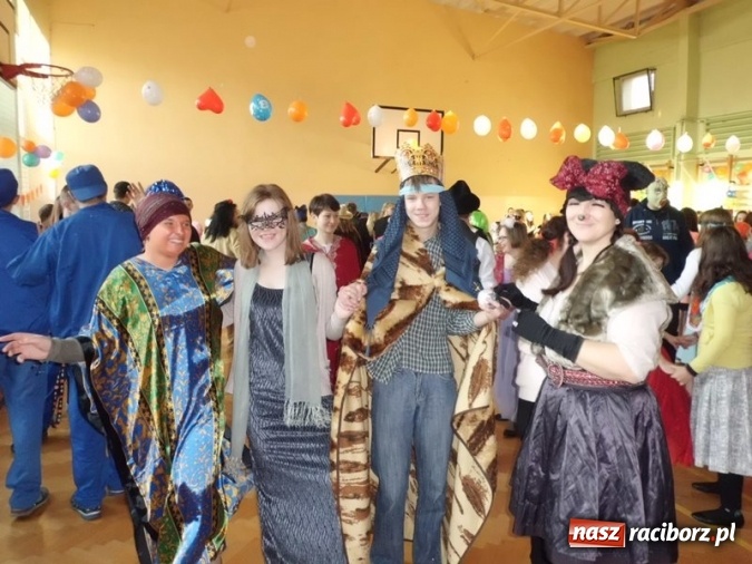 Zdjęcie w galerii na portalu naszraciborz.pl: Integracyjny bal karnawałowy uczniów ZSS nr 10 i Szkoły Podstawowej nr 1 wiadomości z regionu