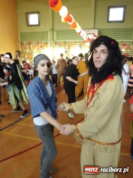Zdjęcie w galerii na portalu naszraciborz.pl: Integracyjny bal karnawałowy uczniów ZSS nr 10 i Szkoły Podstawowej nr 1 wiadomości z regionu